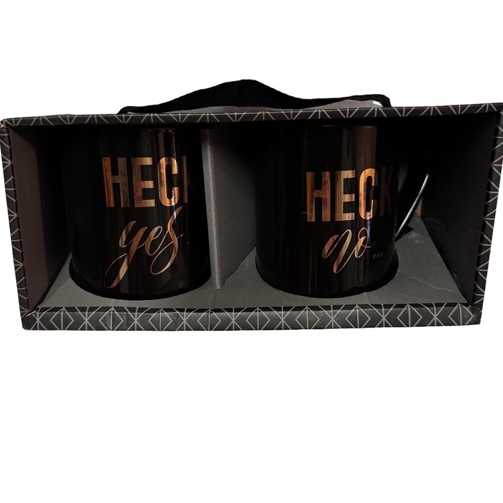10 Strawberry Street Heck Yes and No Mugs Set of 2 Black and Gold Boxed NIB